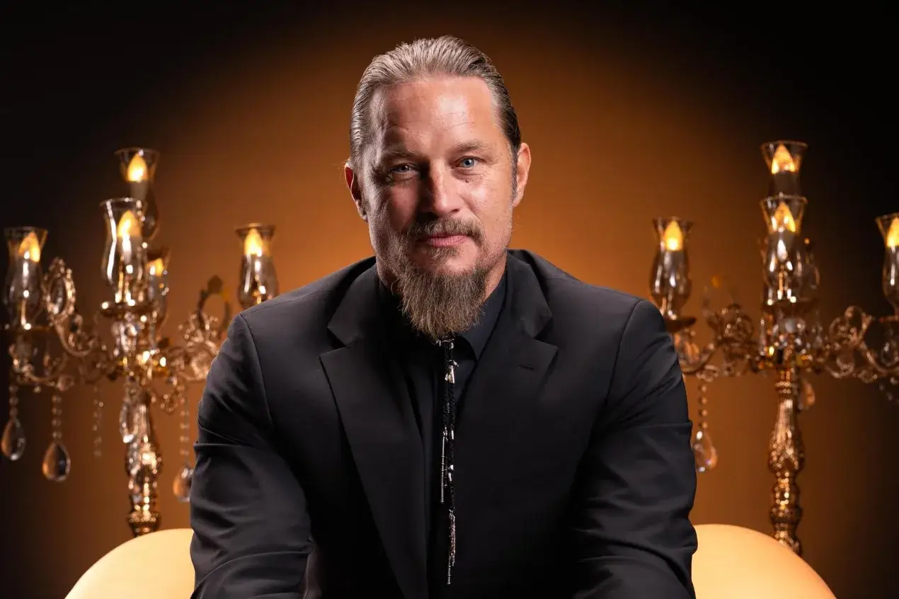 Travis Fimmel️