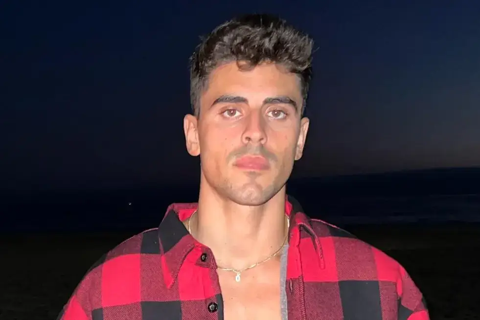 Jack Gilinsky Wiki, Age, Dating, Girlfriend, 2021