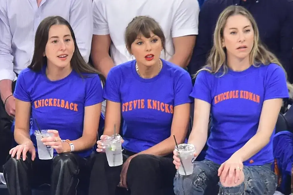 Taylor Swift  And Haim Sisters️