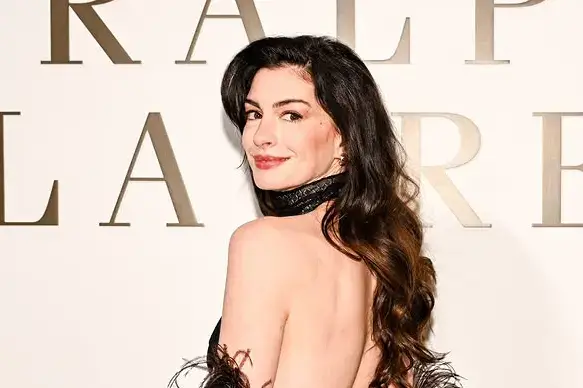 Anne Hathaway️