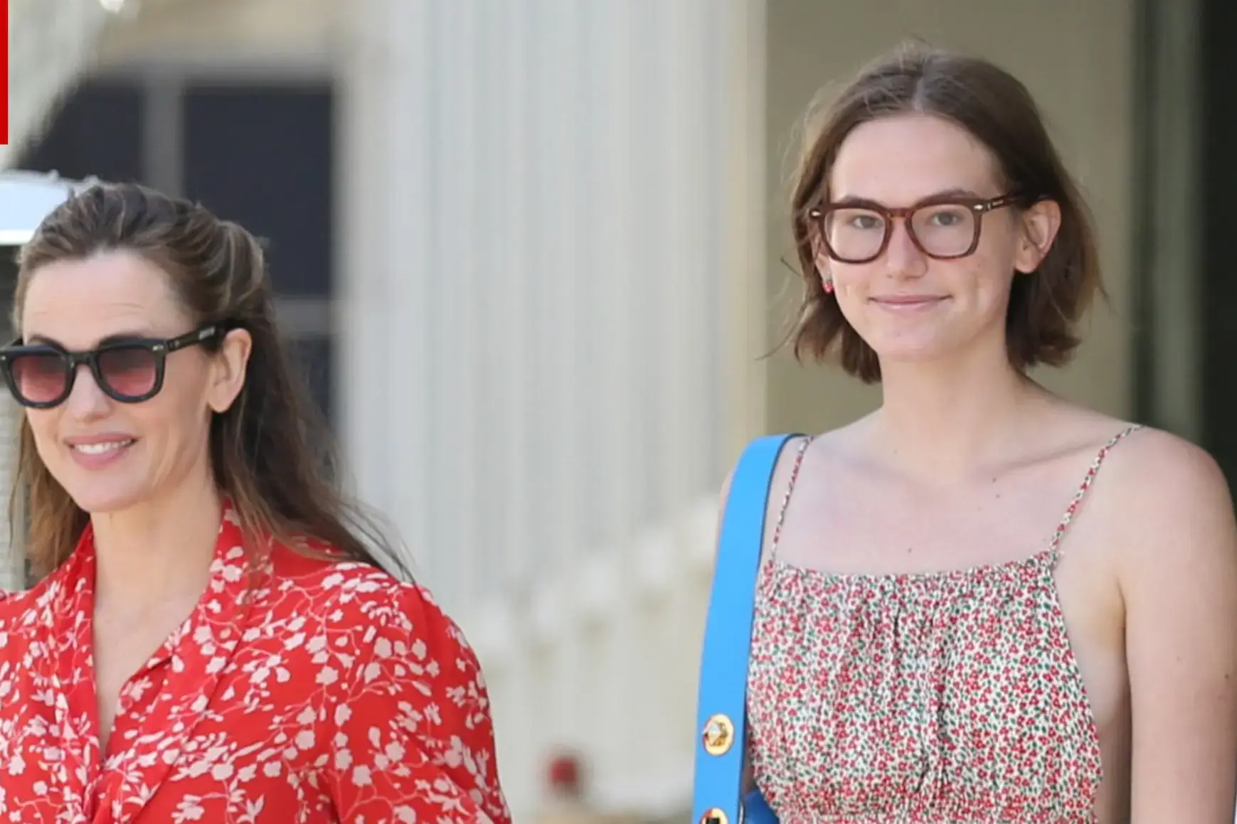 Violet Affleck with her mom, Violet Affleck️