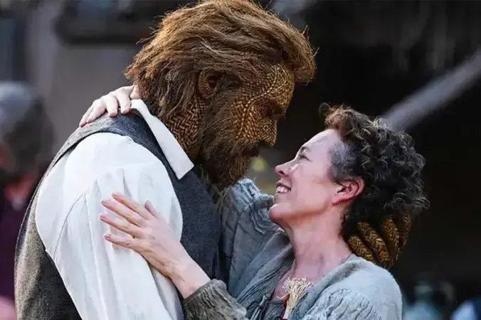 Alexander Skarsgård and Olivia Colman️